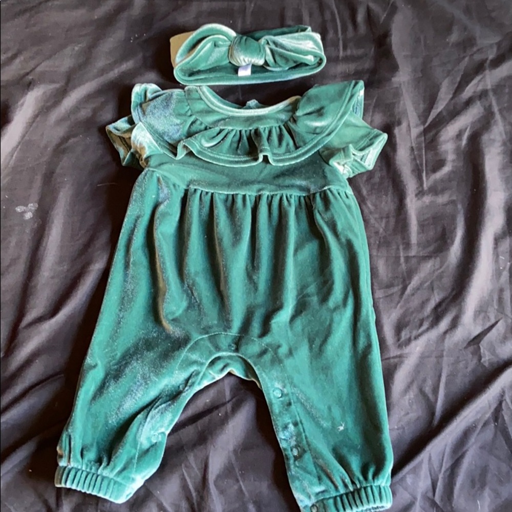 🥳Cat&Jack velvet newborn dress!!!